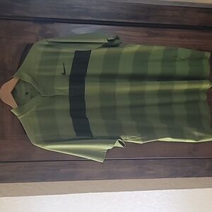 Nike dri fit golf shirt